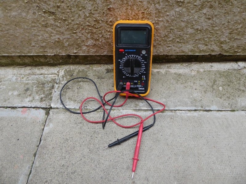 DM25-Digital-Multimeter